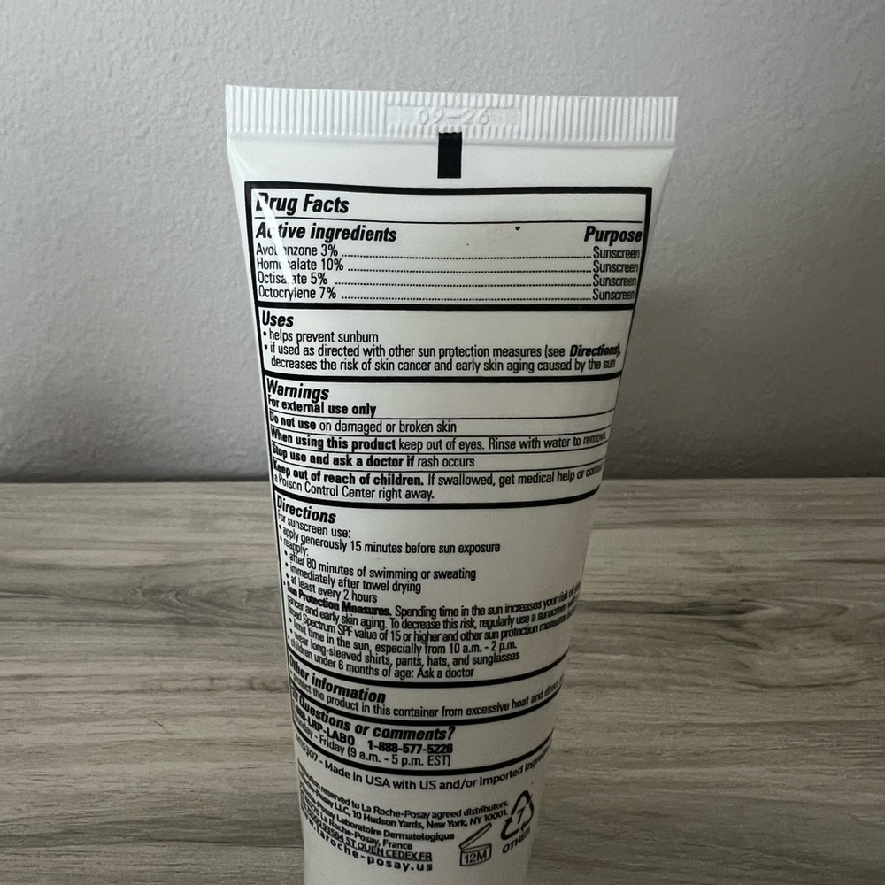 La Roche-Posay SPF 60 | Sunscreen For Body & Face. 3.0 oz - Picture 2 of 3